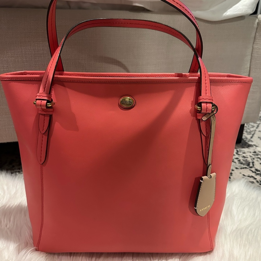 Coach Peyton Leather Zip Tote